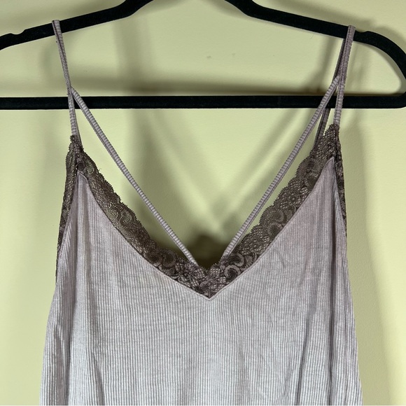 American Eagle BUNDLE Lace Trim Tanks - Picture 5 of 5